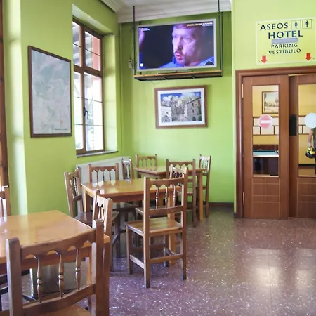 Szálloda Hermanos Gutierrez Monasterio de Rodilla