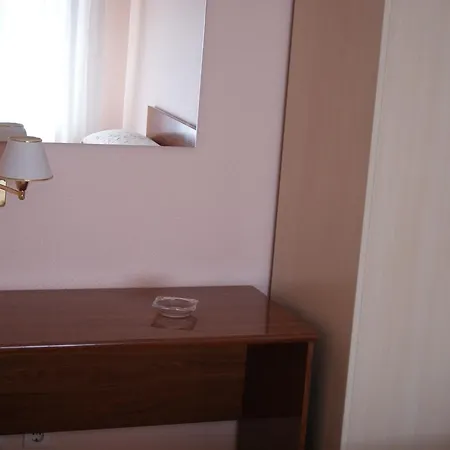 Hermanos Gutierrez Szálloda Monasterio de Rodilla